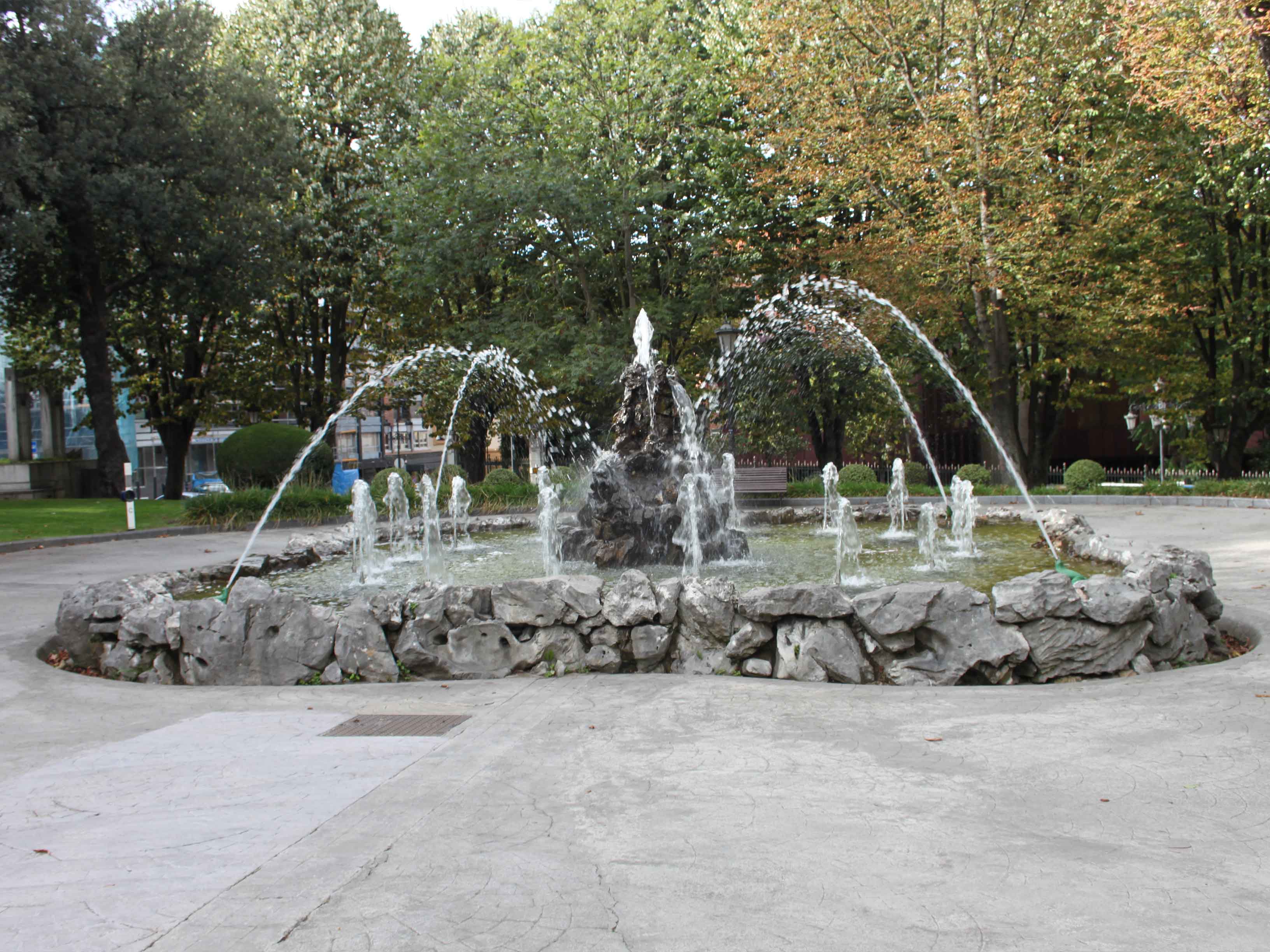 escultura completa fuente de las ranas